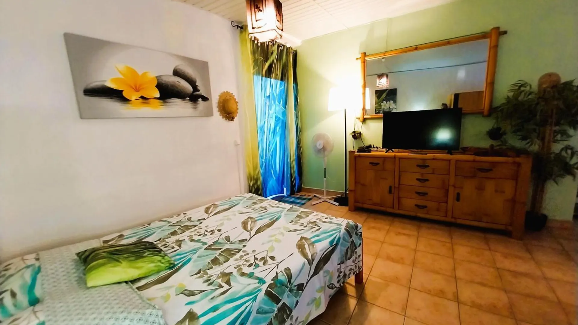 Apartment Tahiti - Erima Pool Studio Arue  French Polynesia